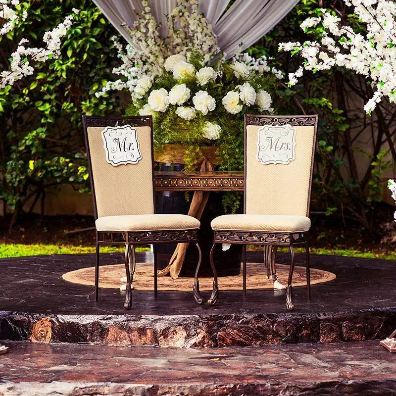 Fauteuils pour cérémonie laique