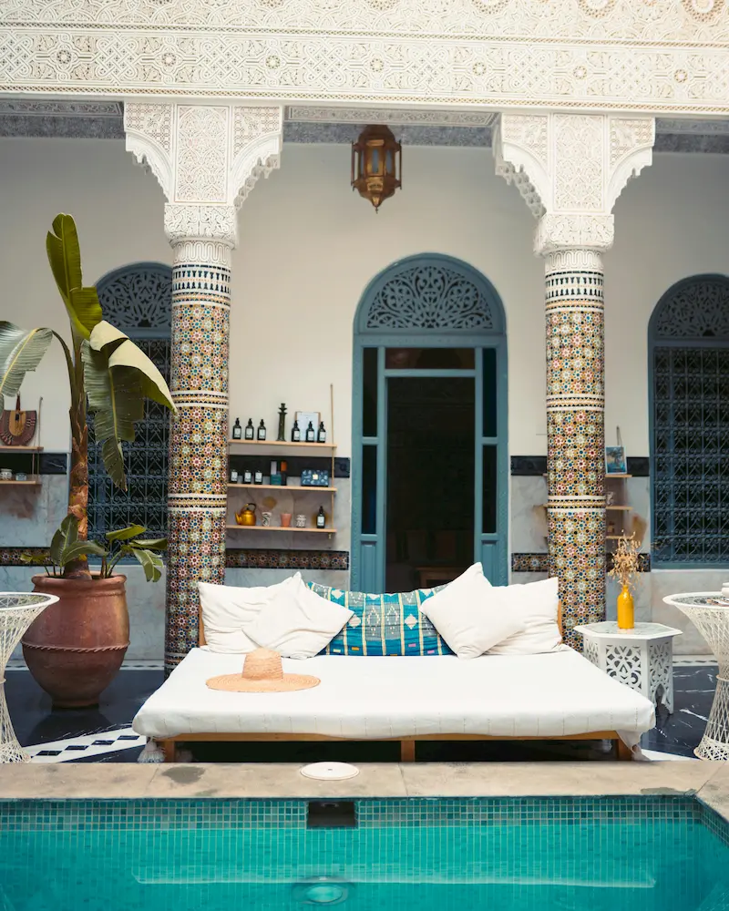 Intérieur d'un RIad avec une piscine
